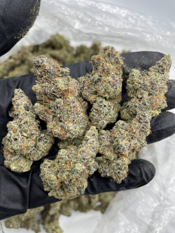 Garlic Cookies Cannabis Strain - A Unique Indica-Dominant Hybrid with Potent Effects and Savory Undertones